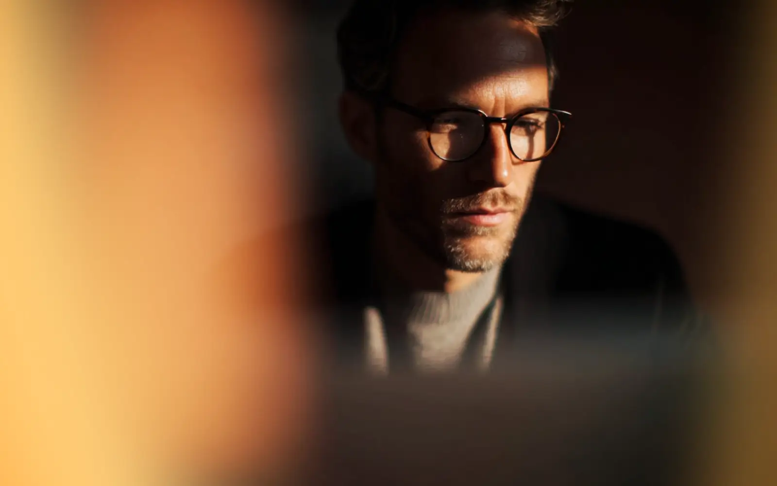 How High Performers Use Weekly Reviews to Speed Up Career Growth